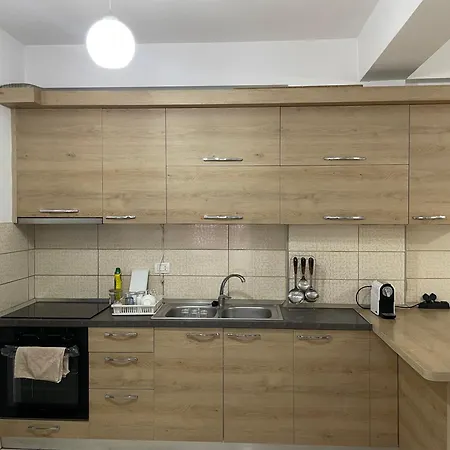 Point Apartment *