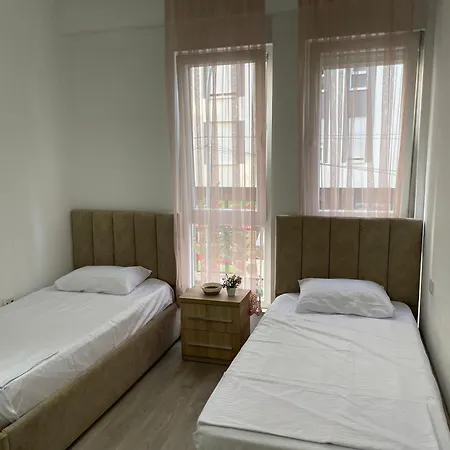 Point Apartment *